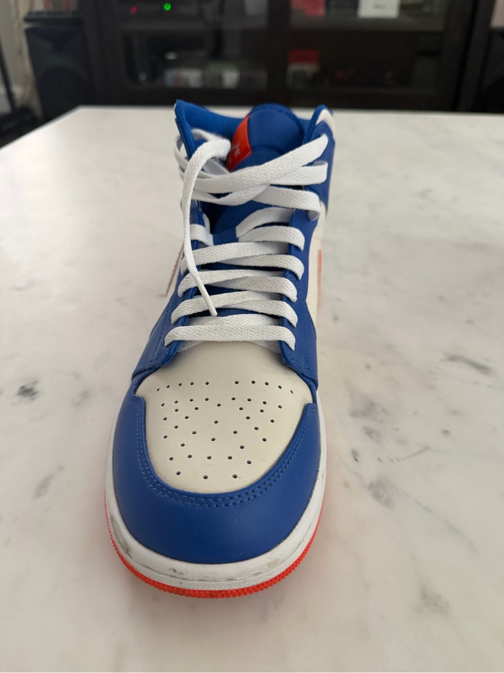 Knicks Color way Nike Air Jordan 1 Mid - Blue White Orange - Picture 7 of 10